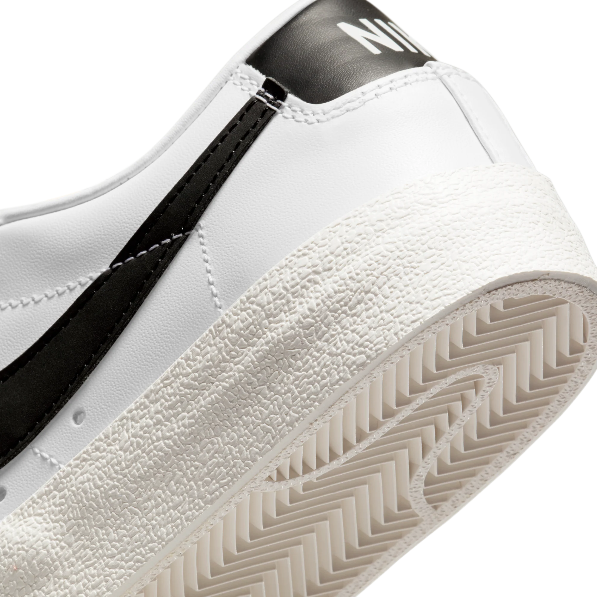 Womens Nike Blazer Low '77 'White/ Black Heel' - Image 7